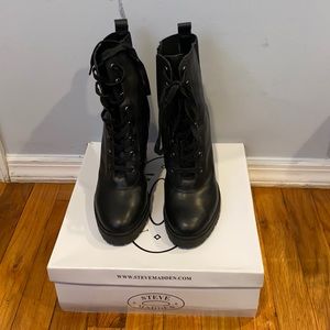 Steve Madden Latch black leather W.9.5